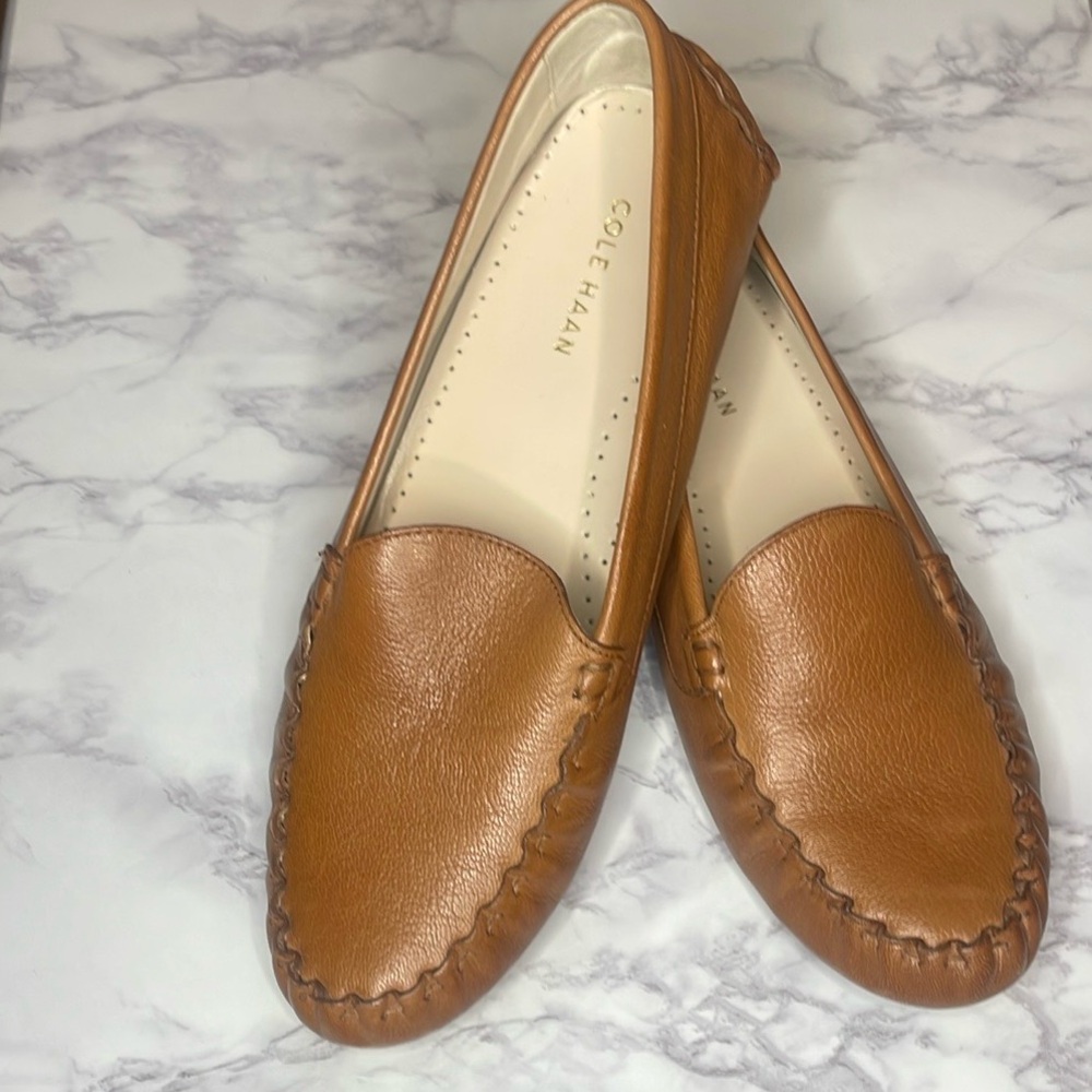 Cole Haan Tan Evelyn Pecan Leather Loafers Classic Flats size 7 1/2 W13572 - Picture 1 of 7